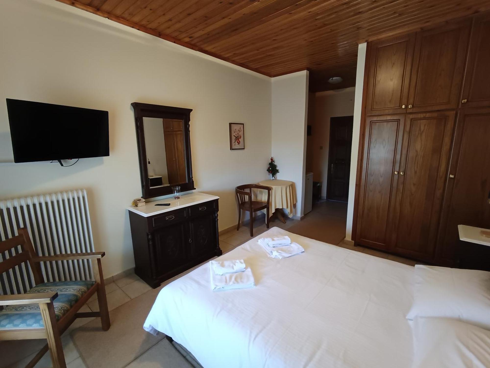 2 Alonia Hotel Anatoliki Frangista Quarto foto